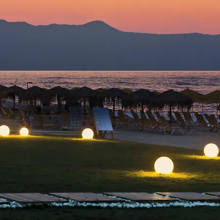 Santa Helena Beach 4* Platanés