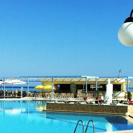 Santa Helena Beach Resort 4*